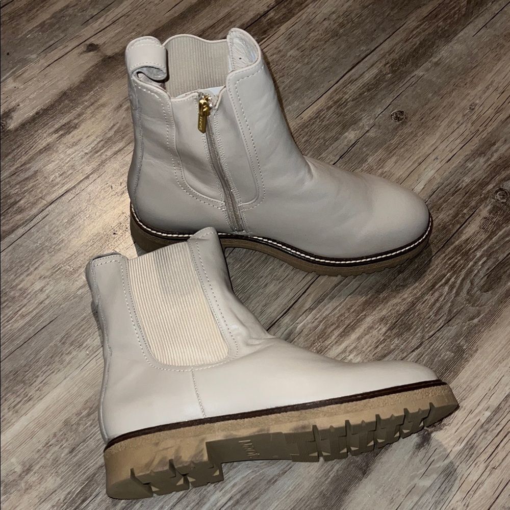 Naot Women's White Ankle Boots
